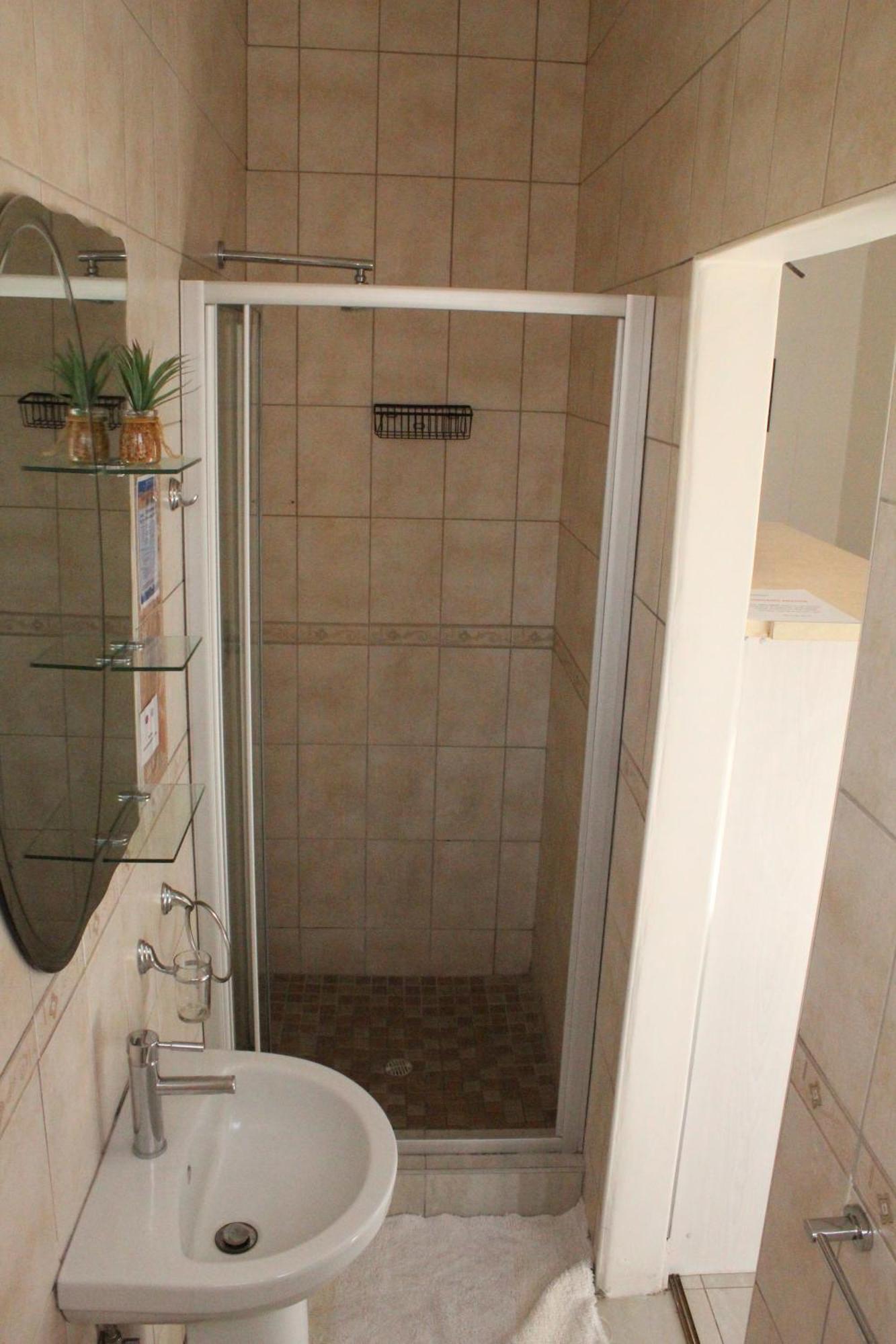Esperanca Guesthouse Виндхук Экстерьер фото