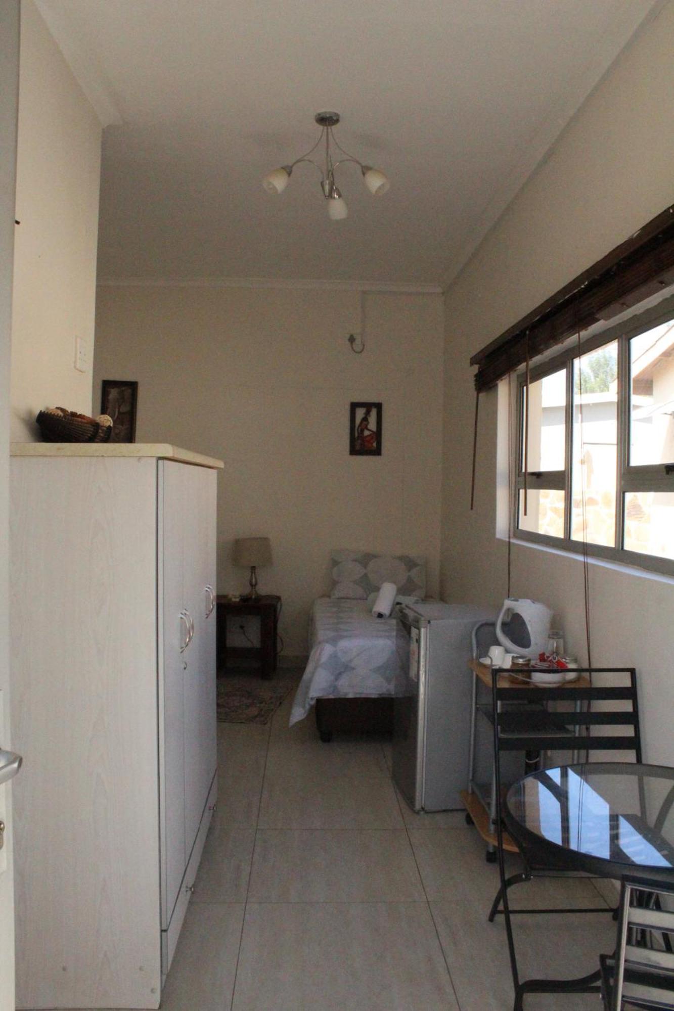 Esperanca Guesthouse Виндхук Экстерьер фото
