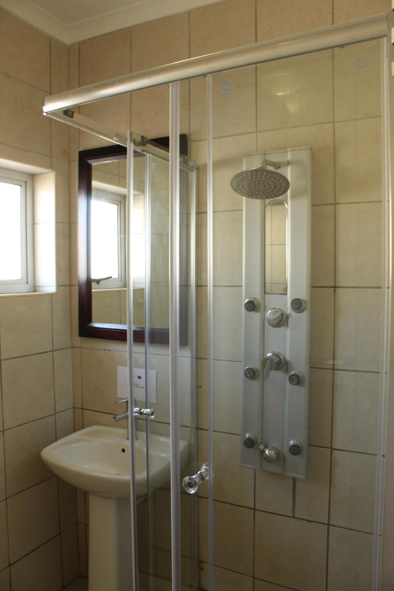 Esperanca Guesthouse Виндхук Экстерьер фото